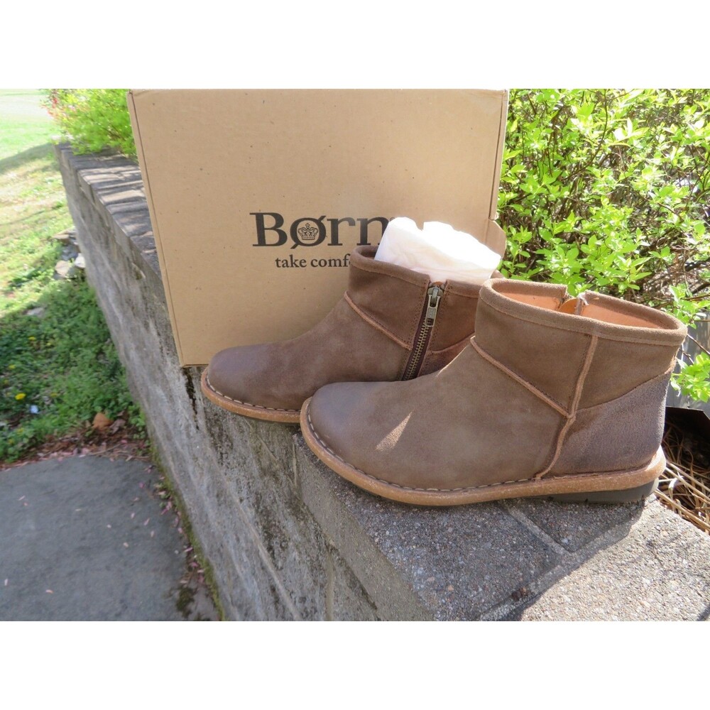 NEW Womens Taupe (Avola) Distressed Born Tinley Boots, 9.5